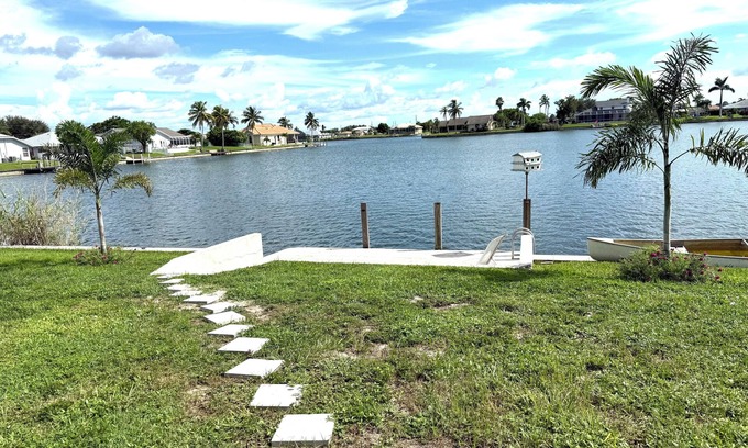 Fort Myers Casa | Breath taking waterfront 2,175sf 3-bedroom, 2-bath Home in Cape Coral