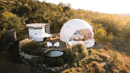 Fischer Otro | Breathtaking Dome with Spectacular Outdoor Living and Chic Elegant Interior in Texas