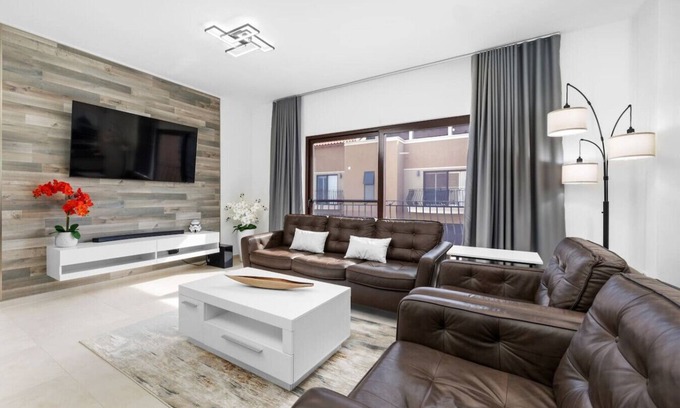 Gold Coast Condominio | Breathtaking 3BR Luxury Condo at Calypso by Bocobay