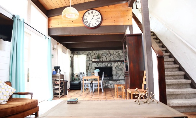 Goleta Casa | Breathtaking Couple's Getaway in SB Near the Beach & UCSB