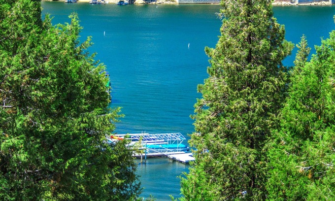 Lake Arrowhead Casa | ¡Pidiste lo mejor, aquí está! * Vistas * AC * Muelle privado * Al lado del pueblo