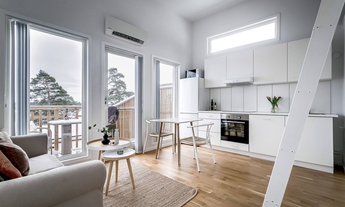 Upplands-Bro Municipality Apartamento | Breathtaking Lakefront mini villas