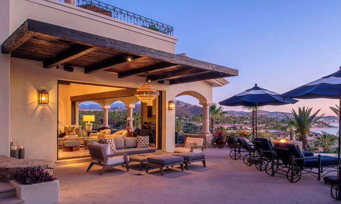 Palmilla Villa | Breathtaking Villa w/ Chef, Butler, & Steps From Swimmable Beach in Del Mar