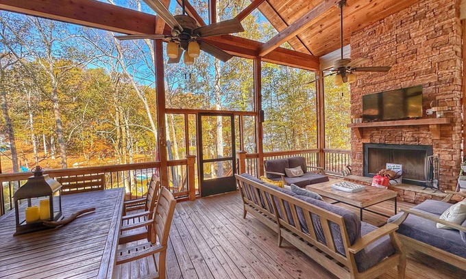 Lake Oconee Casa | Breathtaking porch just steps from the water.