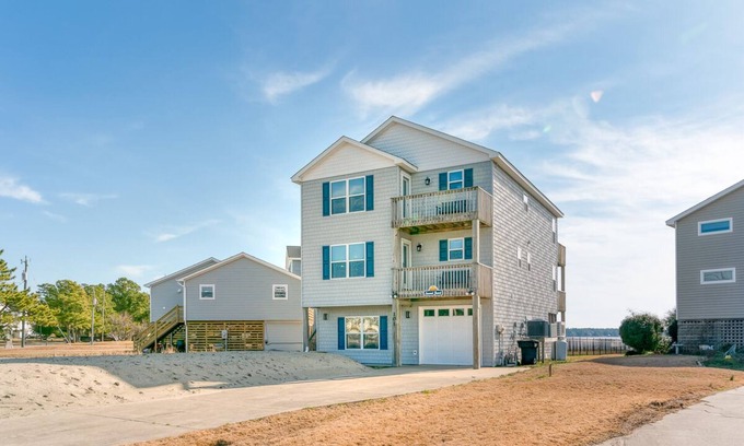 Colington Harbour Casa | Breathtaking sound & sunset views from this waterfront home on Colington Island!