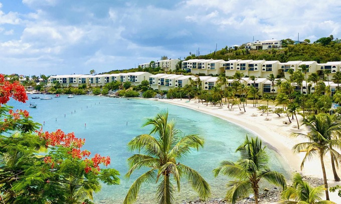 Nazareth Condominio | TOTALMENTE renovado, moderno, IMPRESIONANTE ubicación! 3 bd Beachwater Bluewater Haven