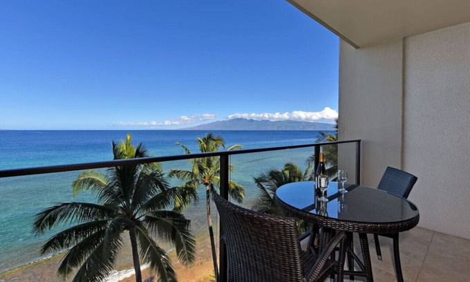 Honokowai Apartamento | Breathtaking Views! - Oceanfront! Mahana 813!