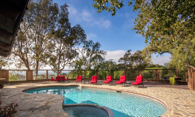 Santa Ynez Casa | Impresionantes vistas desde la cima de la colina, piscina, spa, 4 recámaras, 4 baños, 10 plazas, 5 minutos a la ciudad.