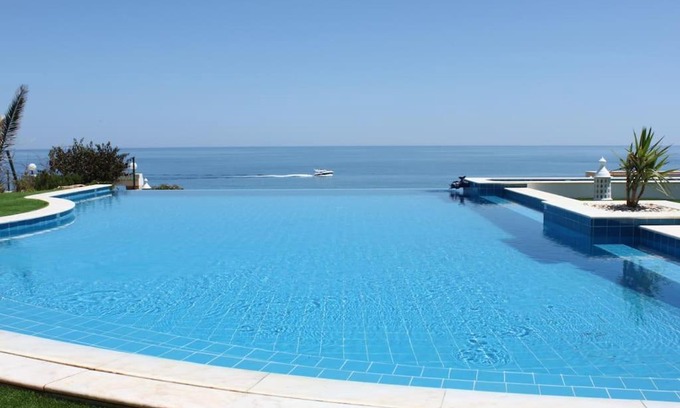 Luz Villa | Breathtaking Villa with infinity pool over the sea