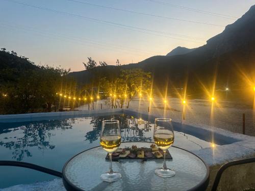 Koman Cabina | Breeze of the Drin Guesthouse Camping