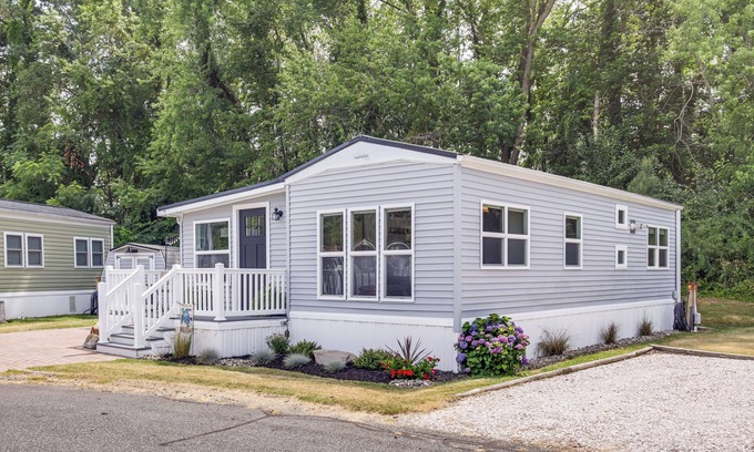 Ocean Pines Cabaña | Breezy Ocean Pines Cottage w/ Patio & Pool Access!