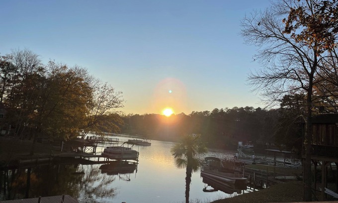 Gilbert Casa | Breezy's Blyss 2 BR Cottage On Lake Murray in Lexington County
