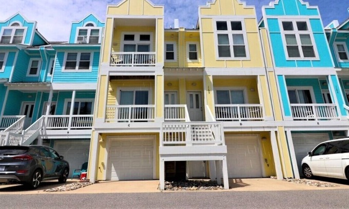 Bermuda Bay Casa | Breezy Tree en Cambridge Cove 2 Bedroom Deluxe Townhome