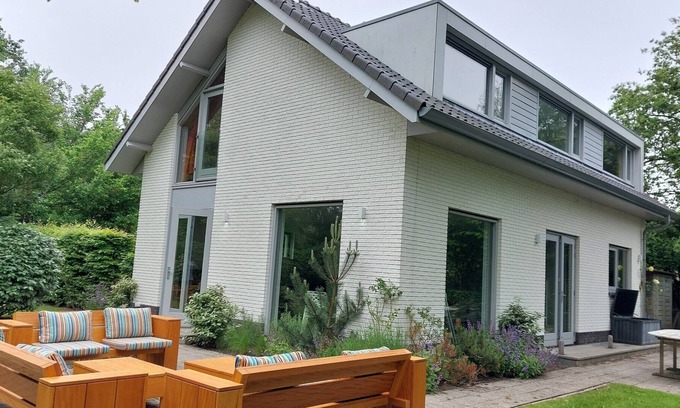 Renesse Villa | Bremweg 22 Exclusive Familienuralub en espaciosa villa independiente