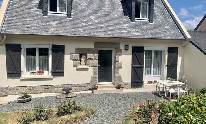 Guerlesquin Casa | Breton house between land and sea