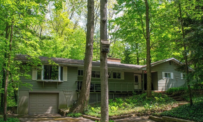 Bluewater Cabaña | Brewster Beach House: Steps From The Beach In Southcott!