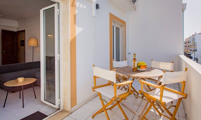 Vila Real Santo Antonio Apartamento | Bright 1BDR Apartment W/Balcony by LovelyStay