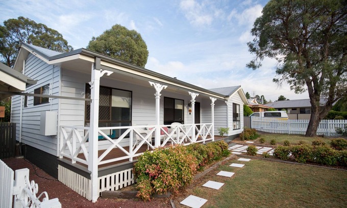 Stanthorpe Casa | Briar Rose Cottages - Cedar Cottage