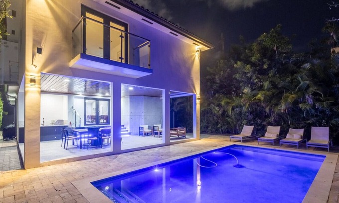 The Roads Casa | Brickell View Lux Villa