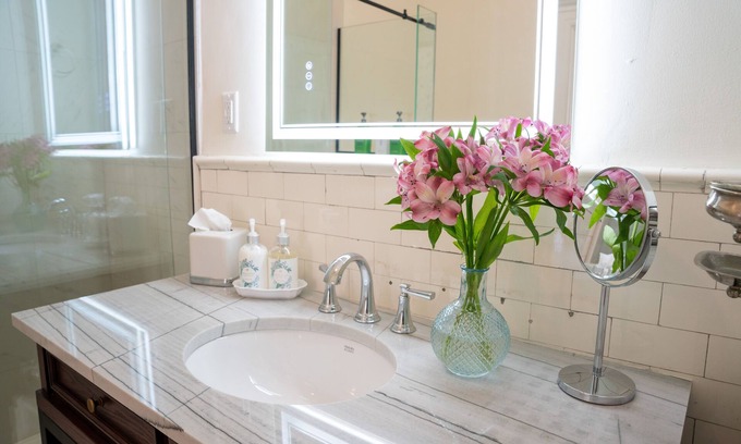 LaGrange Apartamento | Bridal Suite - King room with bath and bistro