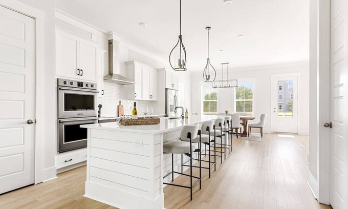 Mount Pleasant Casa | Bridge View - Spacious Luxury Home w/ Rooftop Deck