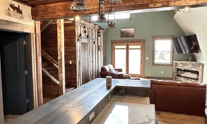 Bozeman Casa | Bridger View Barn West