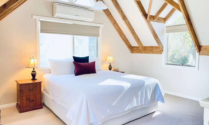 Newborough Cabaña | Brigadoon Cottages - Loft Cottage