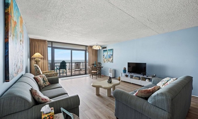 Myrtle Beach Condominio | Brigadune 3BR with Direct Oceanfront View - Pool!