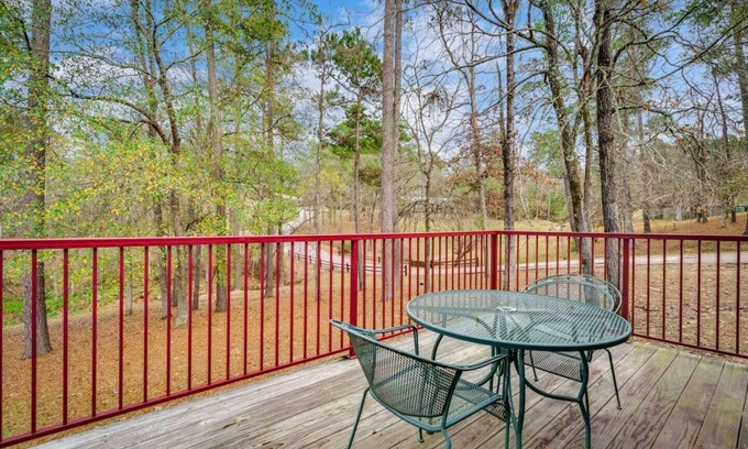 Conroe Apartamento | Bright 2 BD/2 BA for family time