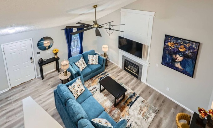 Columbus Casa | Bright 3BR Home w Garage near CMH & Ohio Dominican