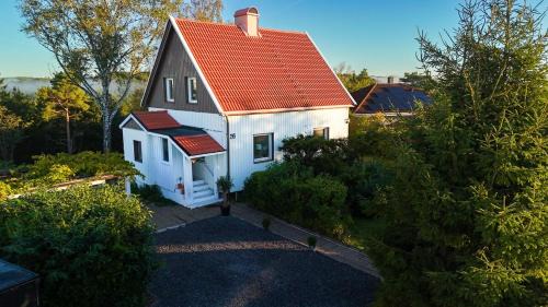 Molnlycke Casa | Bright 4BR Hilltop Villa Close to Gothenburg City