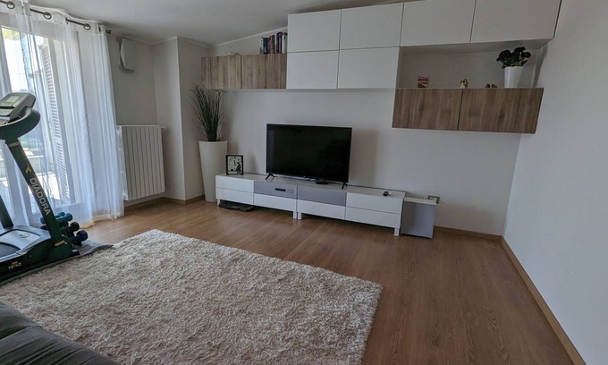Pescara Apartamento | Bright 8th-floor penthouse with sea view 7 minutes' walk from the beach.