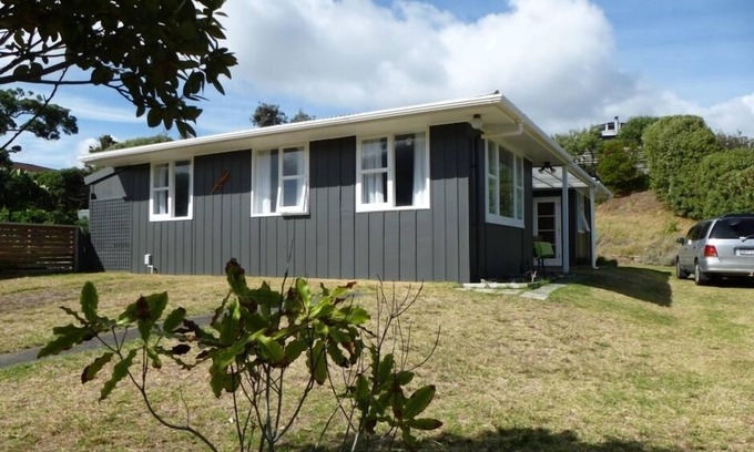 Waikanae Casa | Impoluto retro Bach. Wifi.