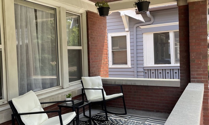 Washington Heights Casa | Bright & airy Craftsman home in great walkable area.