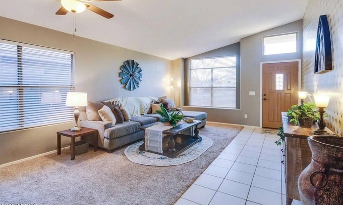 Avondale Casa | Bright & Airy Home: Near Golf, Parks & Attractions