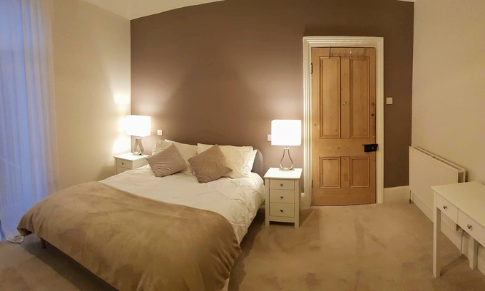 Portsmouth Cama Y Desayuno | Habitación amplia, luminosa y espaciosa. Céntrico