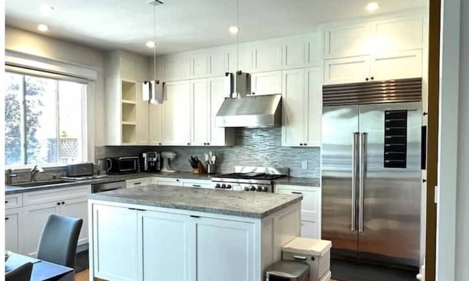 Richmond District Casa | Bright and Airy home 4B/3.5 Bath near Presidio and GG Bridge
