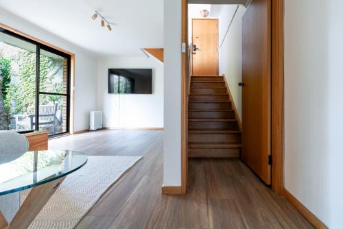 West Launceston Casa | Bright and Beautiful Near the Gorge with Parking