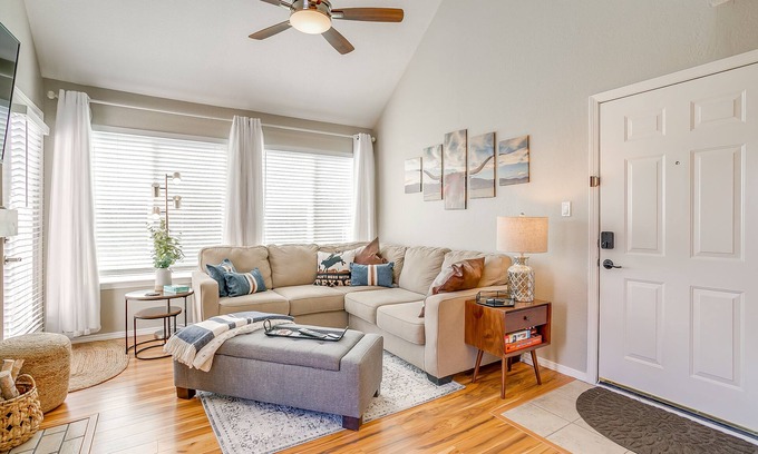Fort Worth Condominio | Bright and beautifully updated loft condo-GREAT Amenities-30 night min!