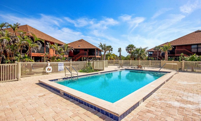 Sanibel Condominio | Bright and Breezy Poolside Escape on Sanibel Island - Signal Inn 02