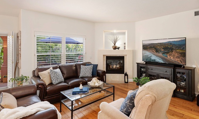 Santa Barbara Condominio | Bright and Charming Condo with Beautiful Terrace