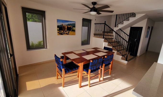 Managua Casa | Bright and clean townhouse in private neighborhood