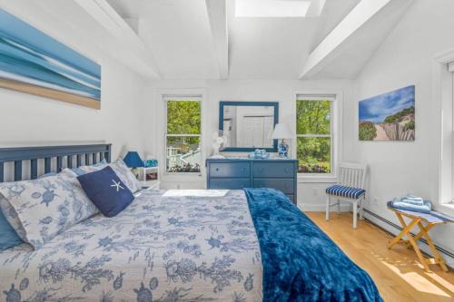Brewster Casa | Bright and Cozy with Patio Grill and near the Beach and Golf
