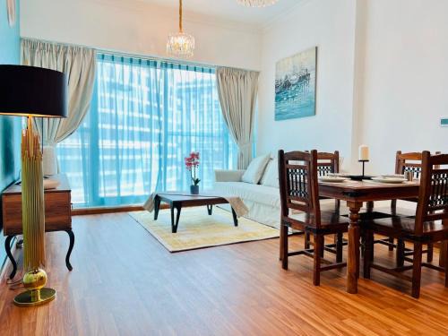Business Bay Apartamento | Bright and Luxury 1 Bedroom on Canal