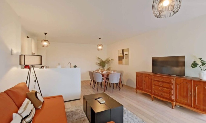 Schaerbeek Apartamento | Bright and modern 2BR apartment with a Balcony