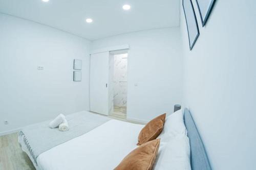 Moita Apartamento | Bright and modern flat with air-con and free parking