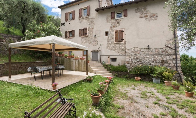 Albisano Apartamento | Luminoso y moderno apartamento vacacional "Casa Silvia"