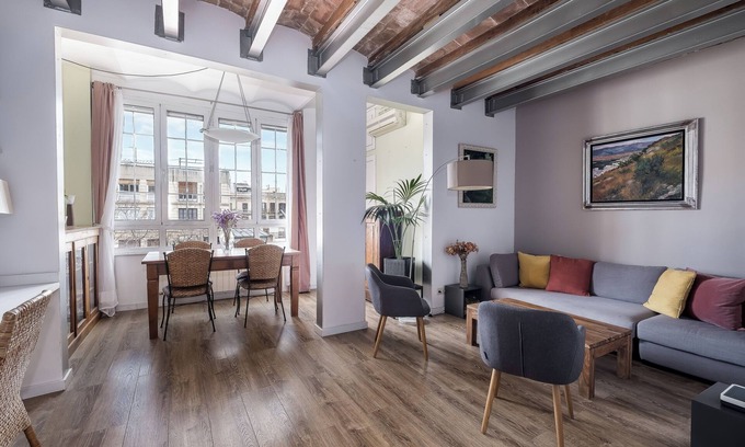 la Vila de Gracia Apartamento | Bright and quiet duplex apartment