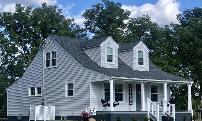 Hillsville Cabaña | Bright and Serene Country Cottage in the Blue Ridge Mountains