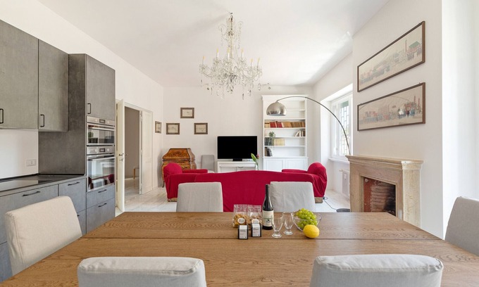Quartiere III Pinciano Apartamento | Bright and Spacious 5BR Apartment in Pariol